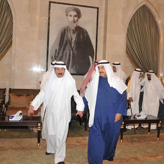  رئيس الوزراء السابق ناصر المحمد في زيارة إلى ديوان سلطان بن حثلين
