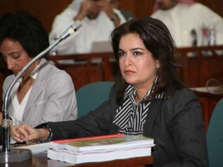 أشواق المضف