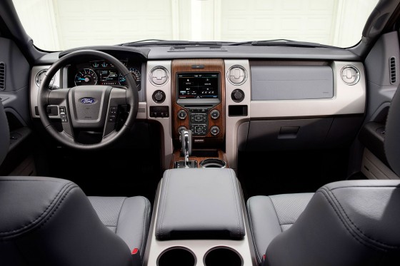 2014-Ford-F-150-Lariat-dash