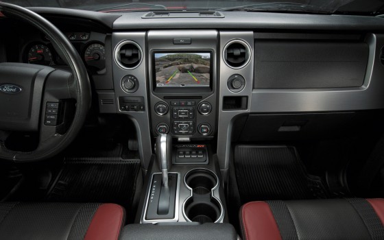 2014-Ford-F-150-SVT-Raptor-Special-Edition-center-stack