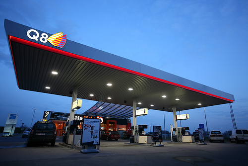 Q8 Petrol Station