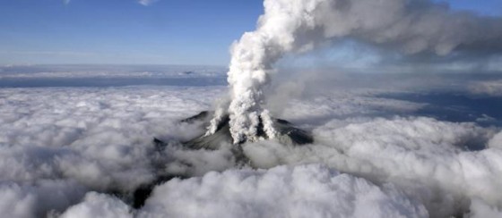 5ed39525_2014-09-27T094047Z_301838793_GM1EA9R1D1E01_RTRMADP_3_JAPAN-VOLCANO