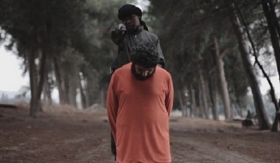 تنطيم داعش يستخدم طفلاً لذبح الإمام "محمد طبشو" النائب الشرعي في الجبهة الشامية بحجة الردة