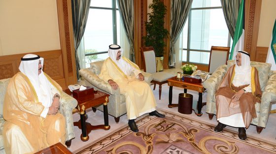 فيديو: سمو الأمير الشيخ صباح الأحمد في لقاء مع محافظ العاصمة ومحافظ حولي: أتمنى تستمرون بلقاء الناس ..